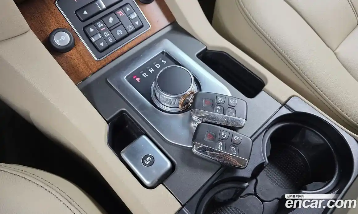 Land Rover Discovery 2016 3.0 автомат (гидро), фото 9
