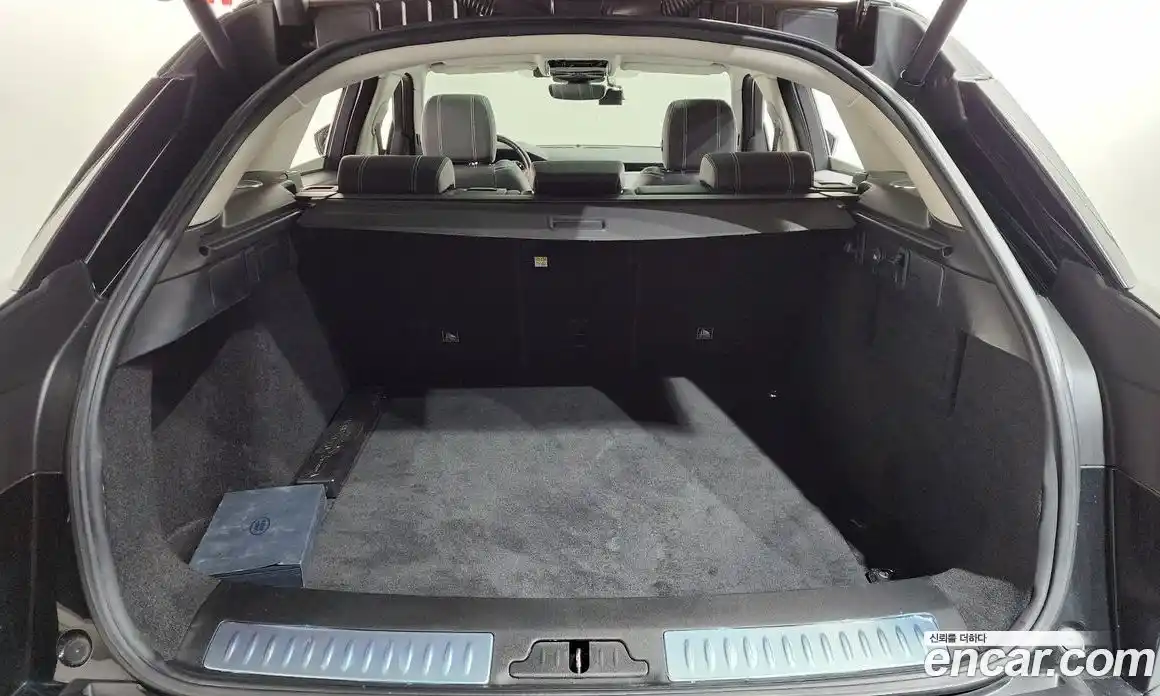 Land Rover Range Rover Velar 2019 2.0 автомат (гидро), фото 18