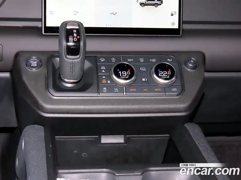 Land Rover Defender 2024 3.0 автомат (гидро), фото 12