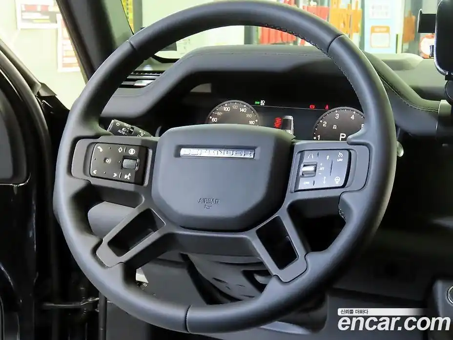 Land Rover Defender 2024 3.0 автомат (гидро), фото 8