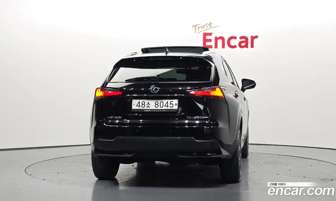 Lexus NX 2014 2.5 автомат (гидро), фото 4 Lexus NX 2014 2.5 автомат (гидро), фото 4