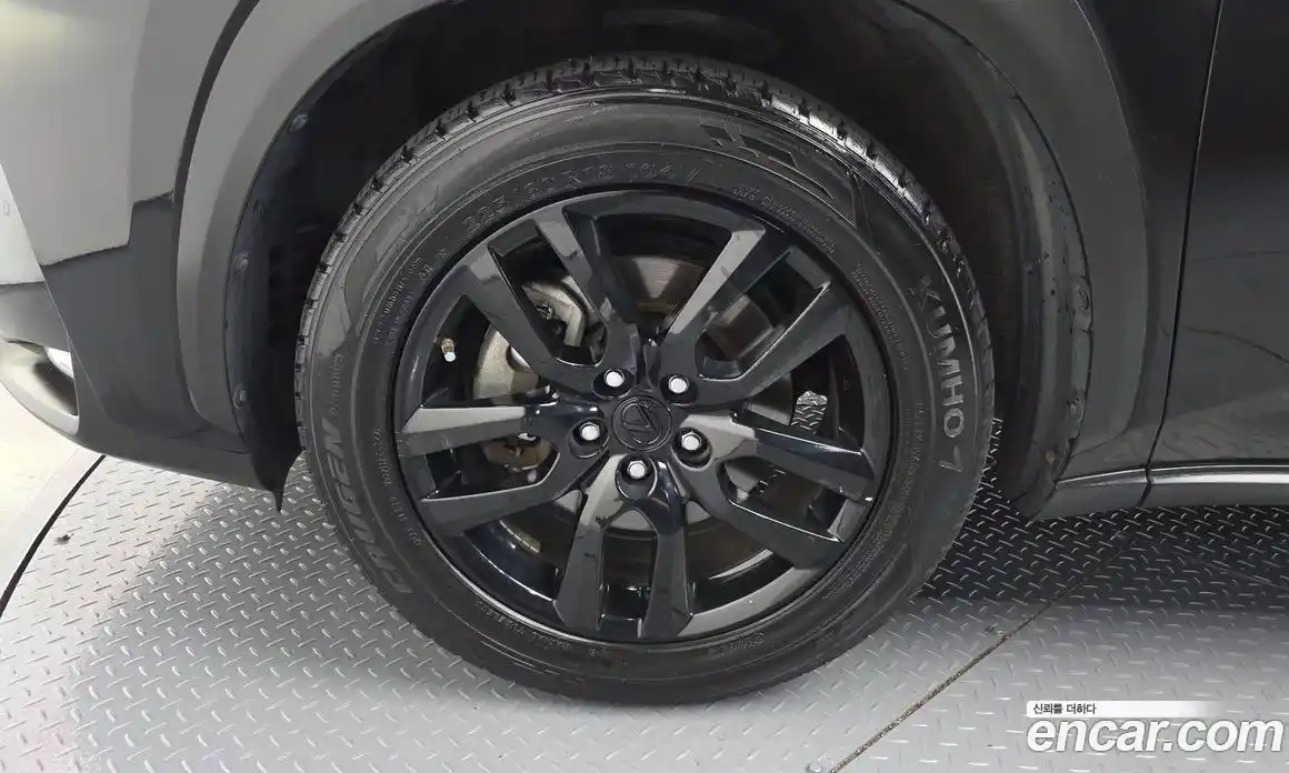 Lexus NX 2014 2.5 автомат (гидро), фото 5 Lexus NX 2014 2.5 автомат (гидро), фото 5