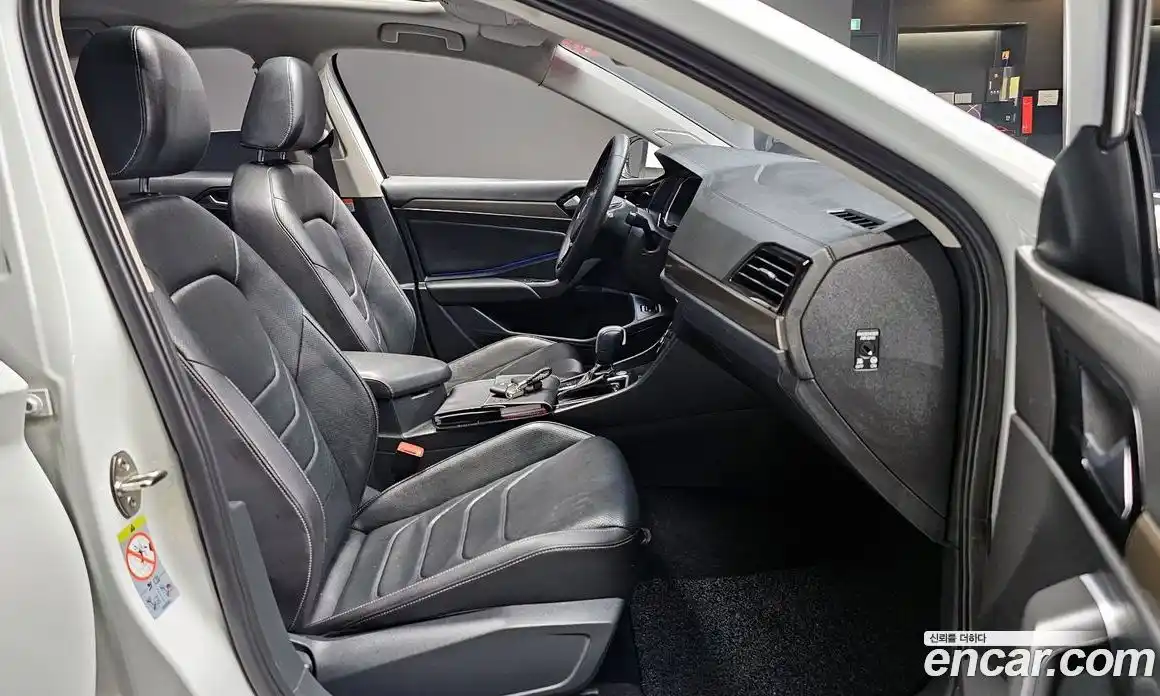 Volkswagen Jetta 2021 1.4 автомат (гидро), фото 17