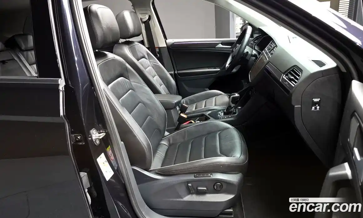Volkswagen Tiguan 2021 2.0 автомат (гидро), фото 17