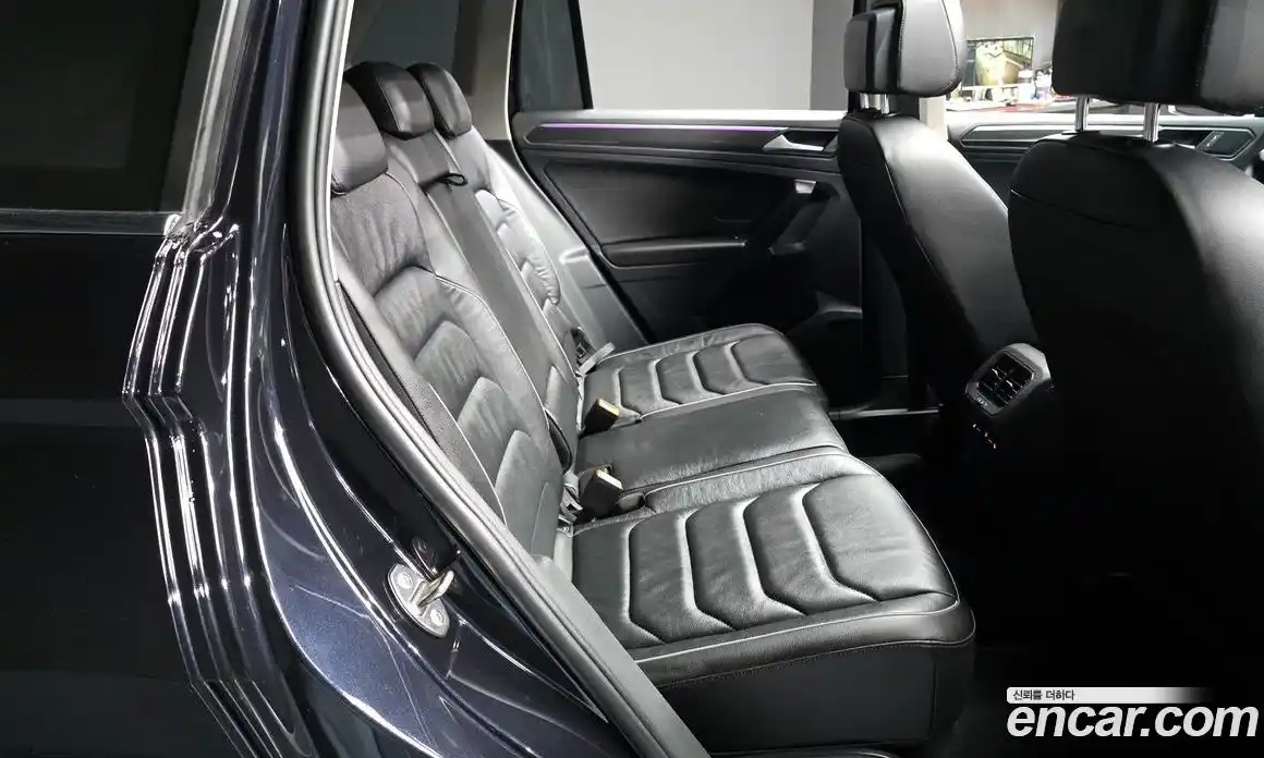 Volkswagen Tiguan 2021 2.0 автомат (гидро), фото 18