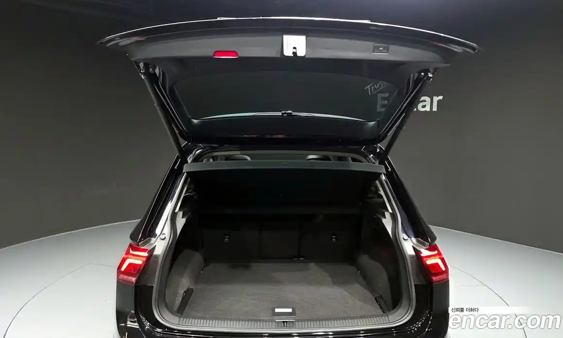 Volkswagen Tiguan 2021 2.0 автомат (гидро), фото 31