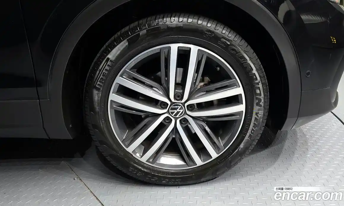 Volkswagen Tiguan 2021 2.0 автомат (гидро), фото 5