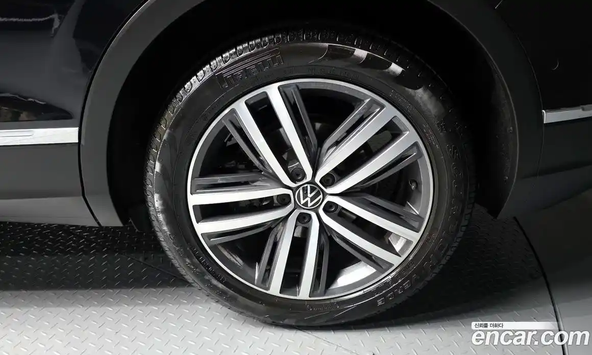 Volkswagen Tiguan 2021 2.0 автомат (гидро), фото 7
