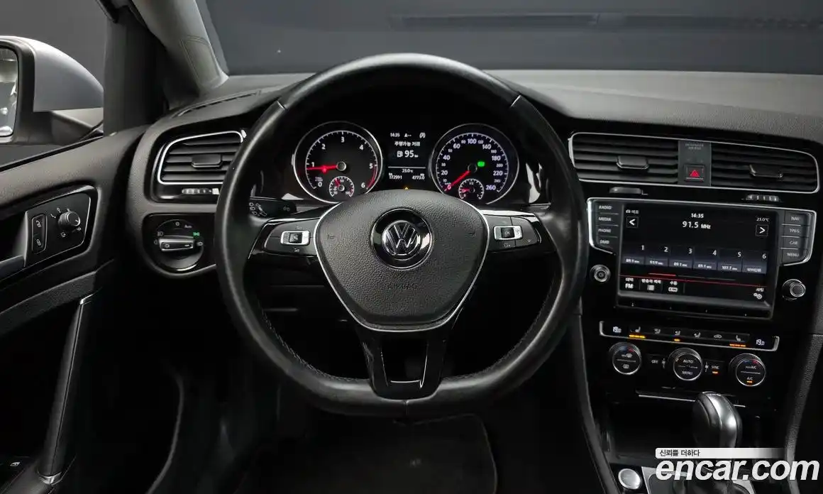 Volkswagen Golf 2015 2.0 автомат (гидро), фото 13