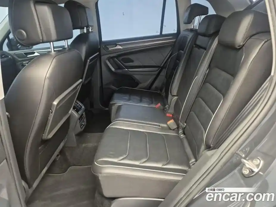 Volkswagen Tiguan 2018 2.0 автомат (гидро), фото 11
