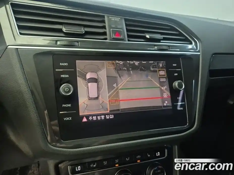 Volkswagen Tiguan 2018 2.0 автомат (гидро), фото 12