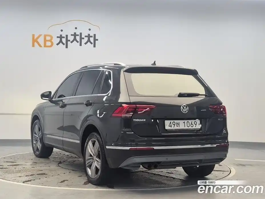 Volkswagen Tiguan 2018 2.0 автомат (гидро), фото 3