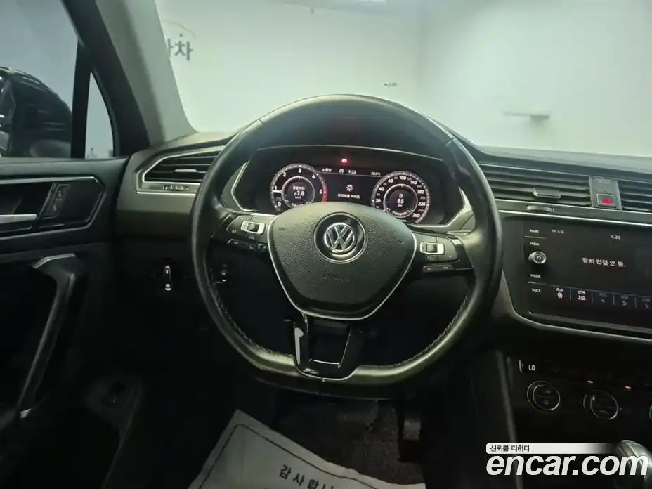 Volkswagen Tiguan 2018 2.0 автомат (гидро), фото 8