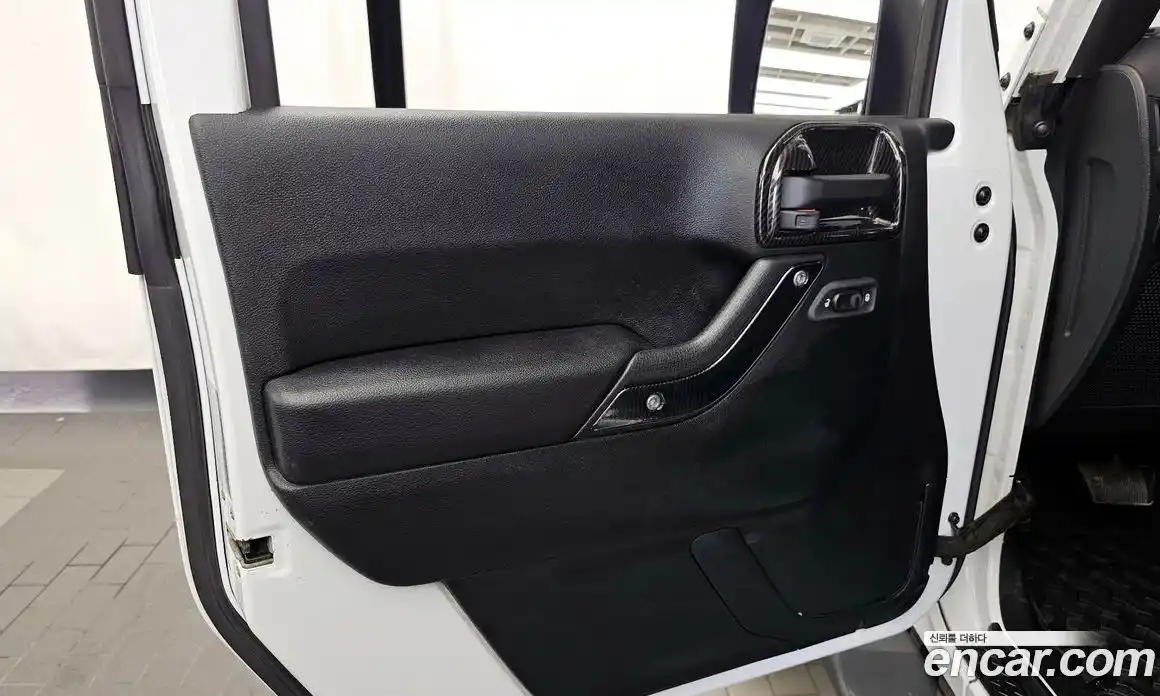 Jeep Wrangler 2017 3.6 автомат (гидро), фото 14