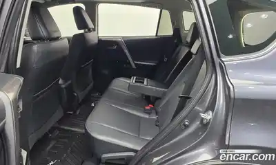 Toyota RAV4 2018 2.5 автомат (гидро), миниатюра 12
