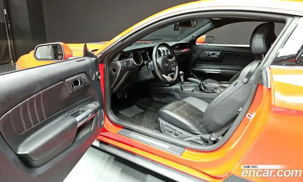 Ford Mustang 2015 2.3 автомат (гидро), фото 10