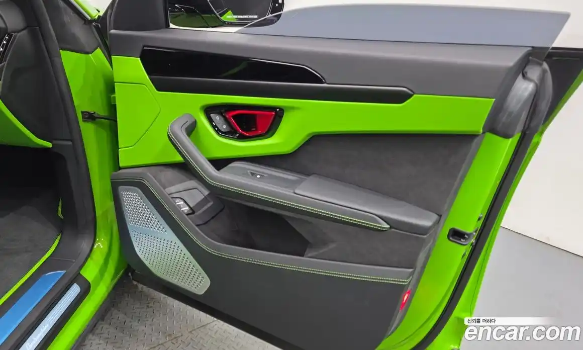 Lamborghini Urus 2025 4.0 автомат (гидро), фото 13 Lamborghini Urus 2025 4.0 автомат (гидро), фото 13