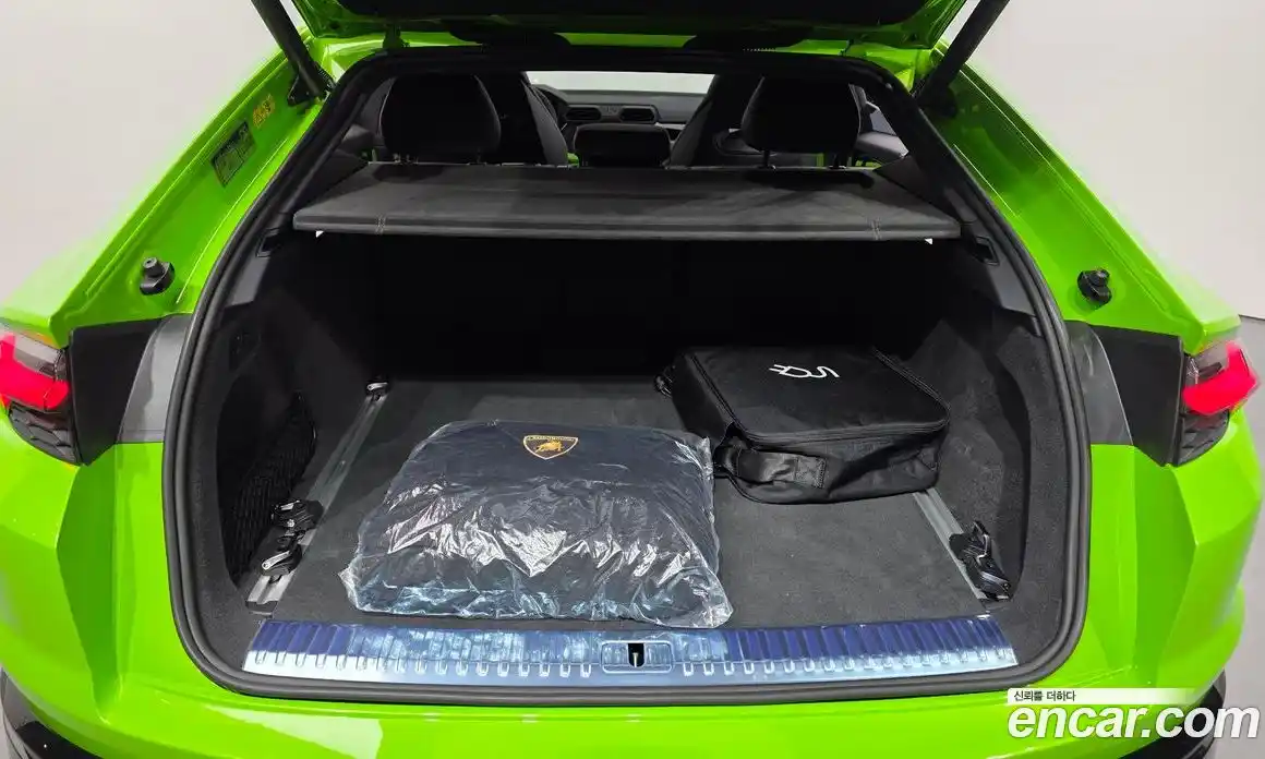 Lamborghini Urus 2025 4.0 автомат (гидро), фото 24 Lamborghini Urus 2025 4.0 автомат (гидро), фото 24