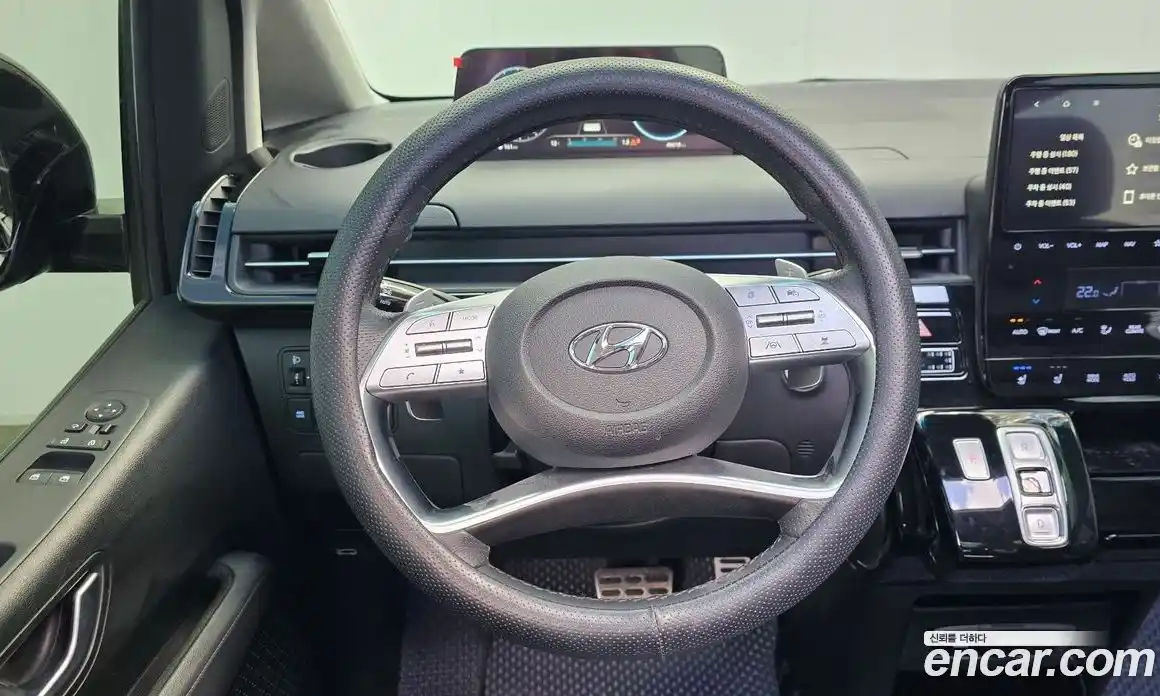 Hyundai Staria 2022 2.2 автомат (гидро), фото 14