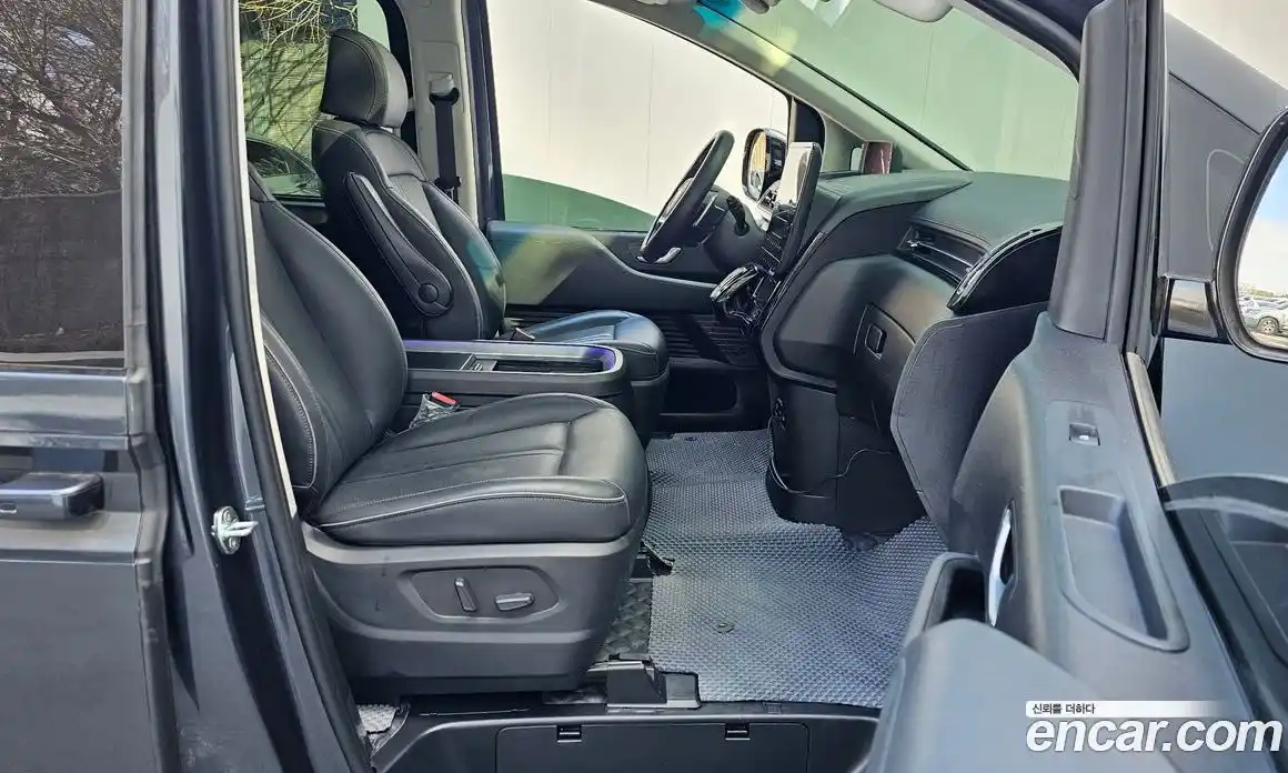 Hyundai Staria 2022 2.2 автомат (гидро), фото 10
