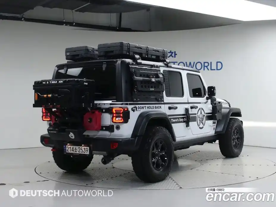 Jeep Wrangler 2023 2.0 автомат (гидро), фото 2