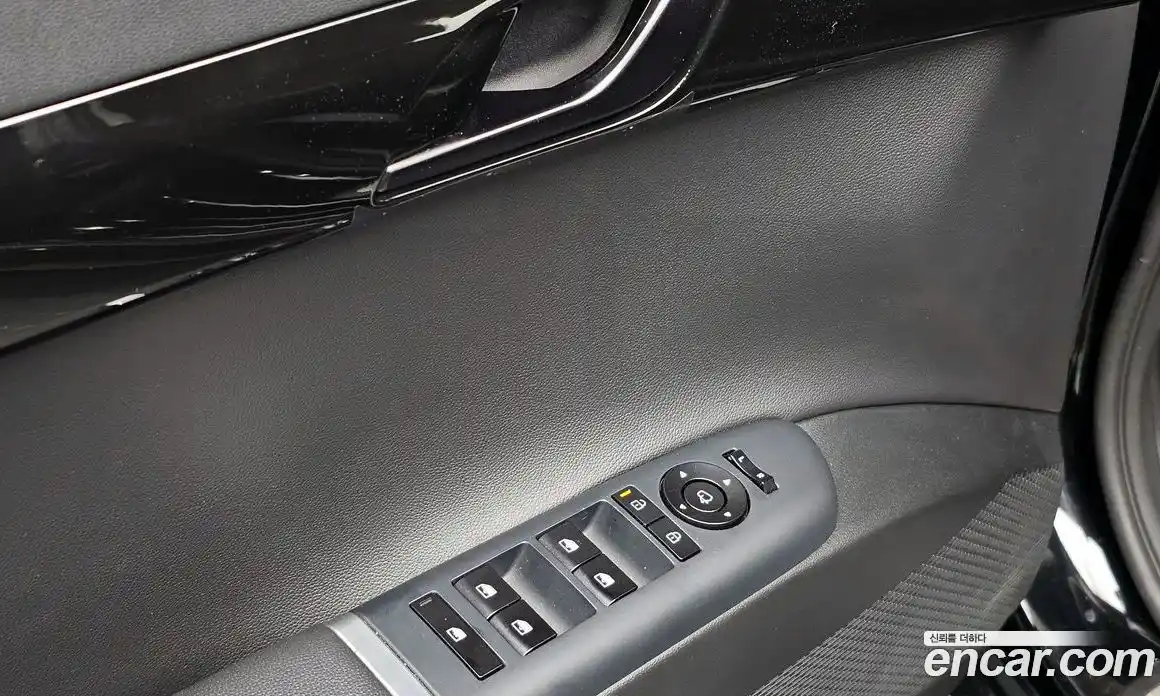 Hyundai Grandeur 2023 2.5 автомат (гидро), фото 14