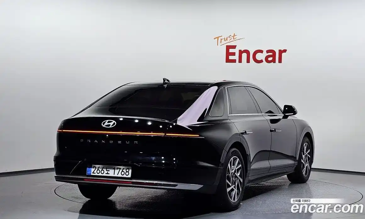 Hyundai Grandeur 2023 2.5 автомат (гидро), фото 2