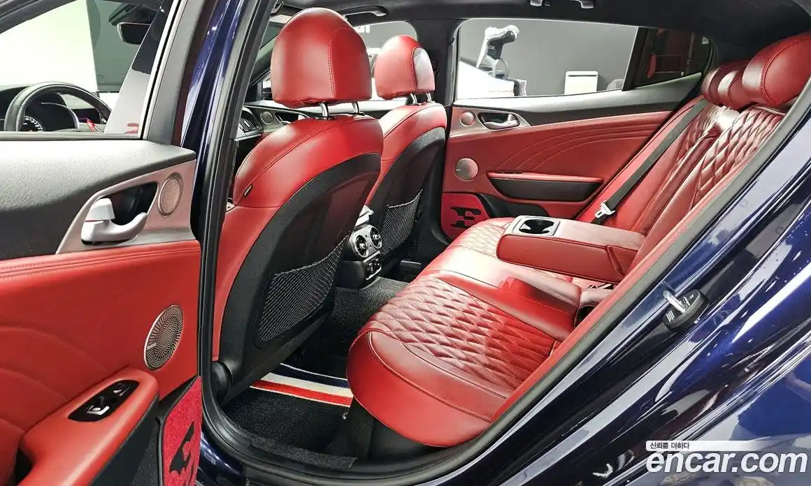 Kia Stinger 2021 3.3 автомат (гидро), фото 17