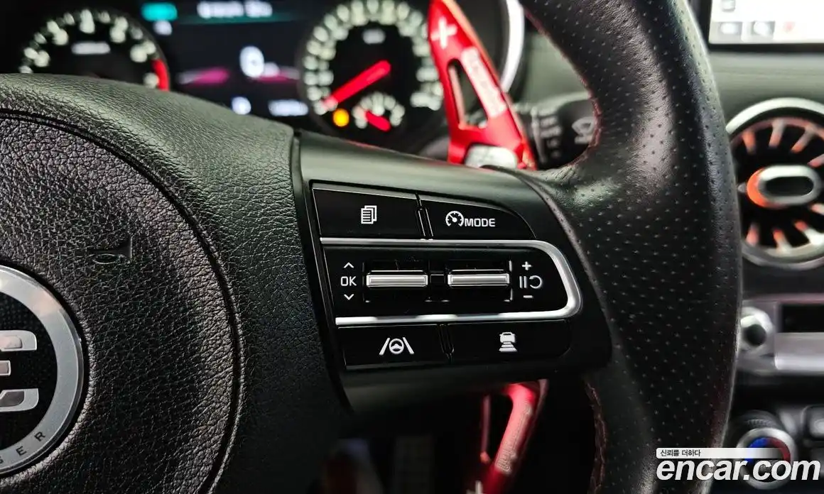 Kia Stinger 2021 3.3 автомат (гидро), фото 21