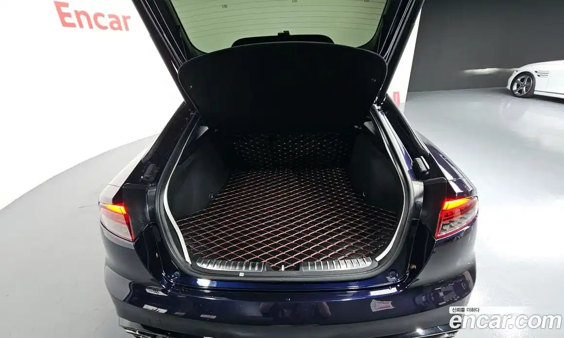 Kia Stinger 2021 3.3 автомат (гидро), фото 28