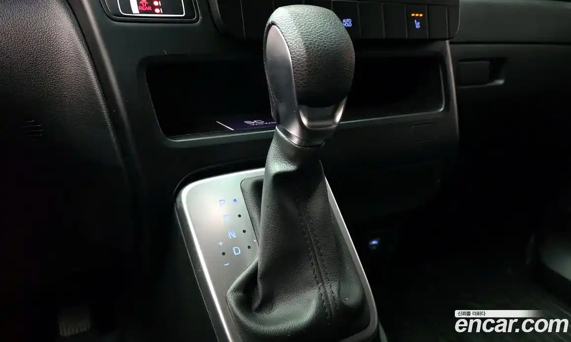 Hyundai Staria 2025 2.2 автомат (гидро), фото 9