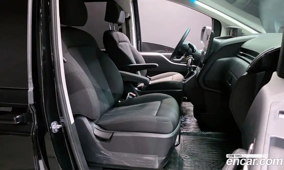 Hyundai Staria 2025 2.2 автомат (гидро), фото 10