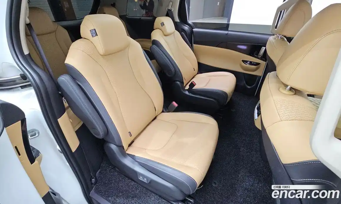 Kia Carnival 2023 2.2 автомат (гидро), фото 13