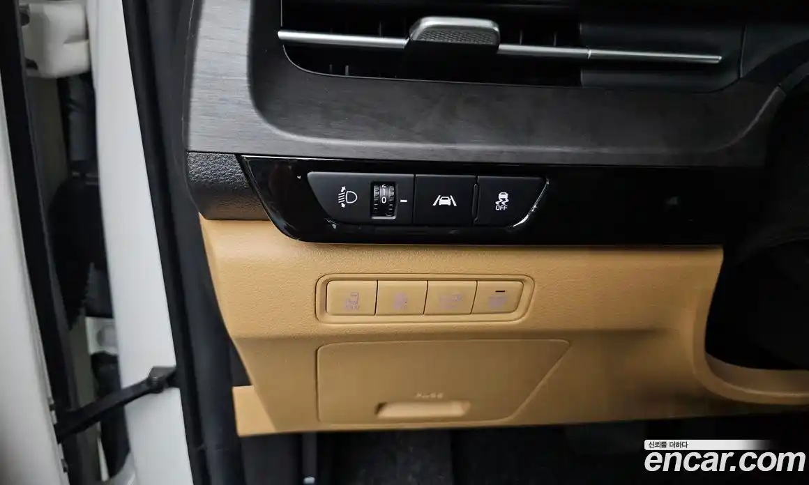 Kia Carnival 2023 2.2 автомат (гидро), фото 18