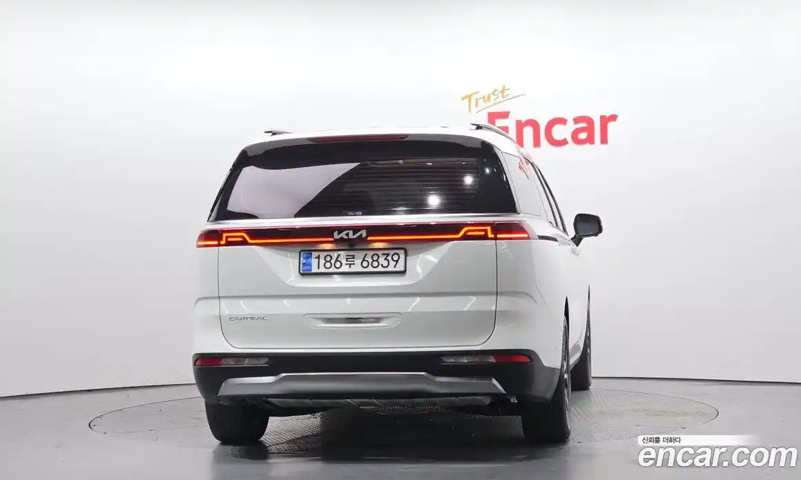 Kia Carnival 2023 2.2 автомат (гидро), фото 4