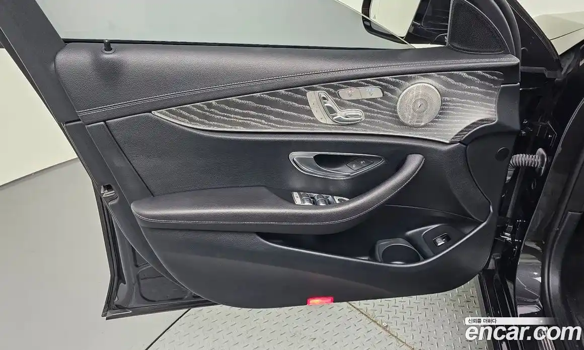 Mercedes-Benz E-Class 2022 2.0 автомат (гидро), фото 14
