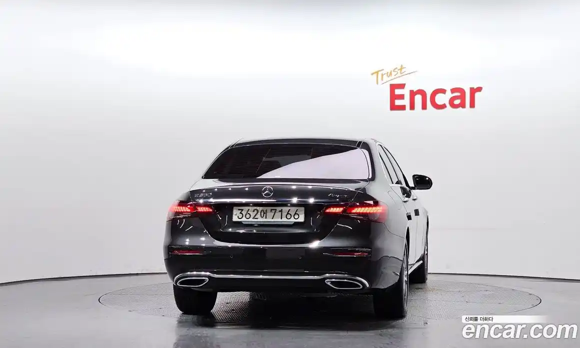 Mercedes-Benz E-Class 2022 2.0 автомат (гидро), фото 4