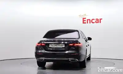 Mercedes-Benz E-Class 2022 2.0 автомат (гидро), миниатюра 4