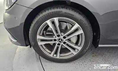 Mercedes-Benz E-Class 2022 2.0 автомат (гидро), миниатюра 5
