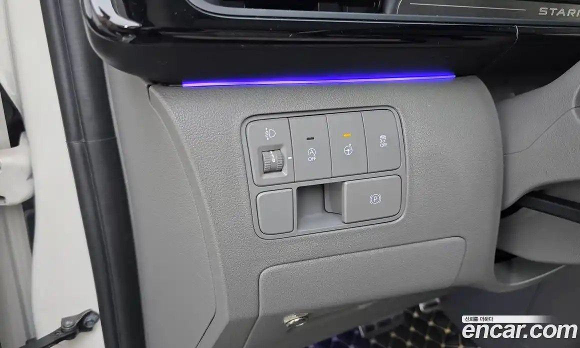 Hyundai Staria 2023 2.2 автомат (гидро), фото 12