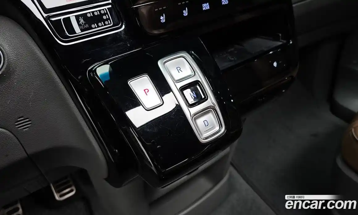 Hyundai Staria 2022 2.2 автомат (гидро), фото 12