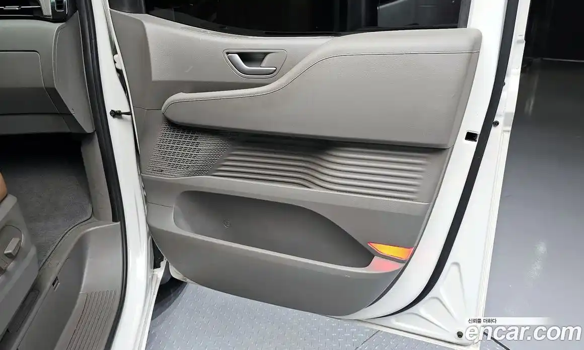 Hyundai Staria 2022 2.2 автомат (гидро), фото 15