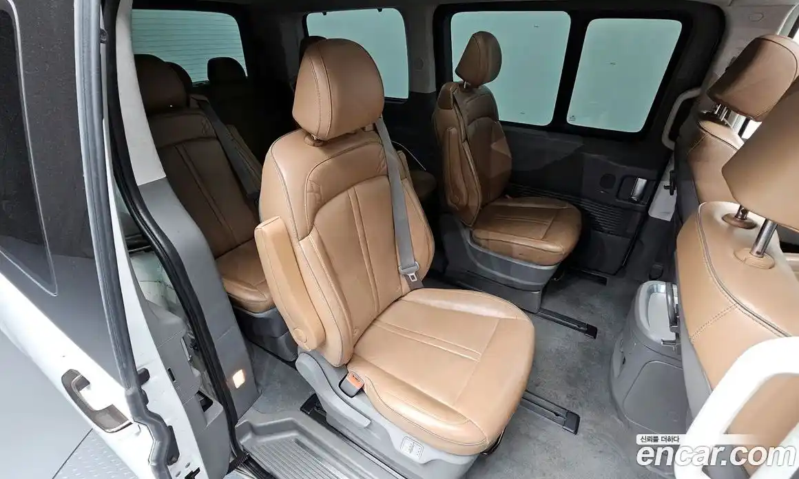 Hyundai Staria 2022 2.2 автомат (гидро), фото 17