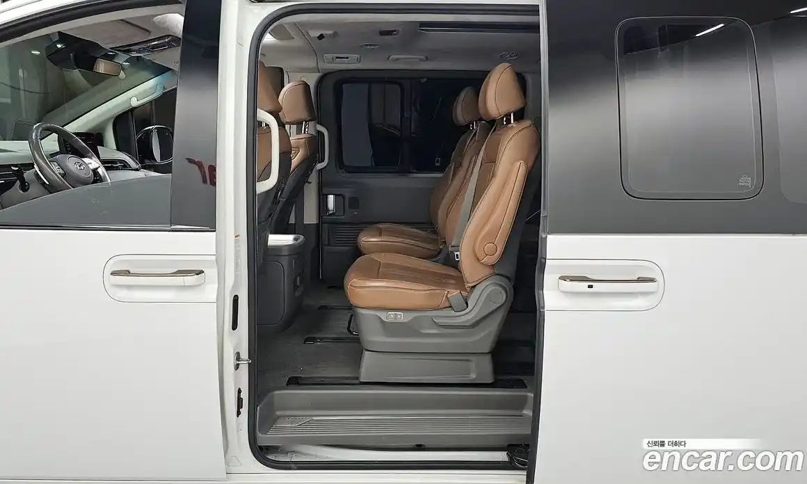 Hyundai Staria 2022 2.2 автомат (гидро), фото 18