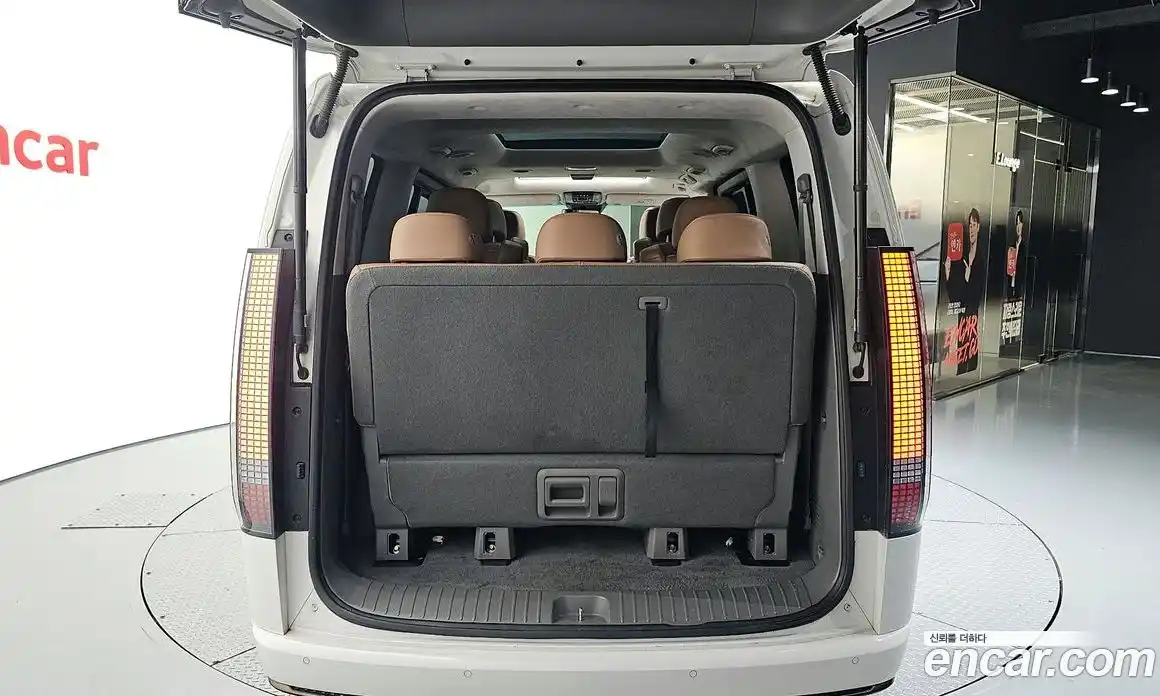 Hyundai Staria 2022 2.2 автомат (гидро), фото 35