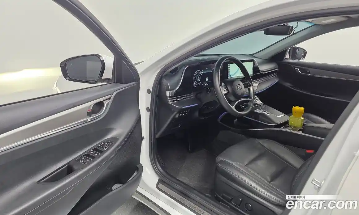 Hyundai Grandeur 2022 2.5 автомат (гидро), фото 10