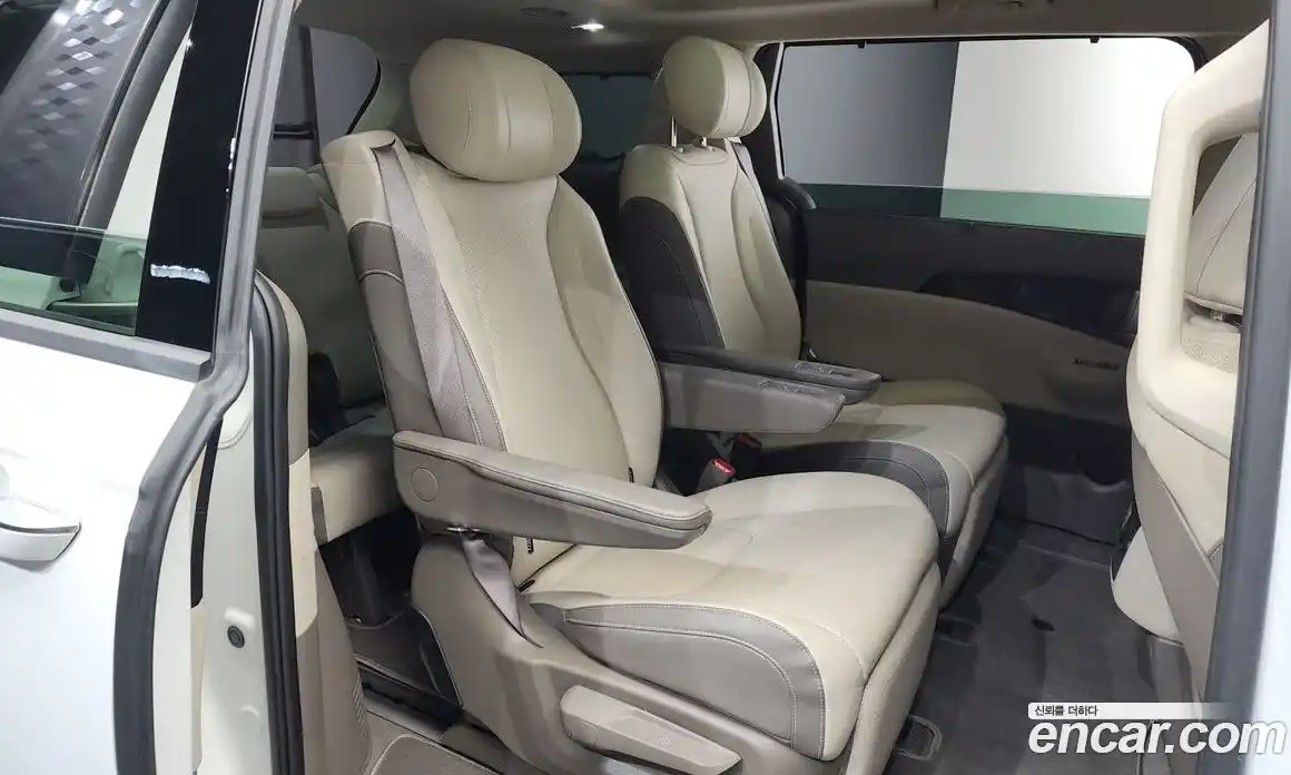 Kia Carnival 2025 2.2 автомат (гидро), фото 17