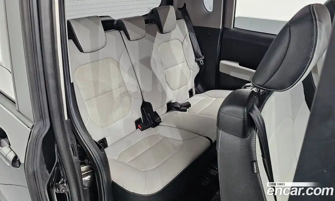 Kia Ray 2023 1.0 автомат (гидро), фото 23