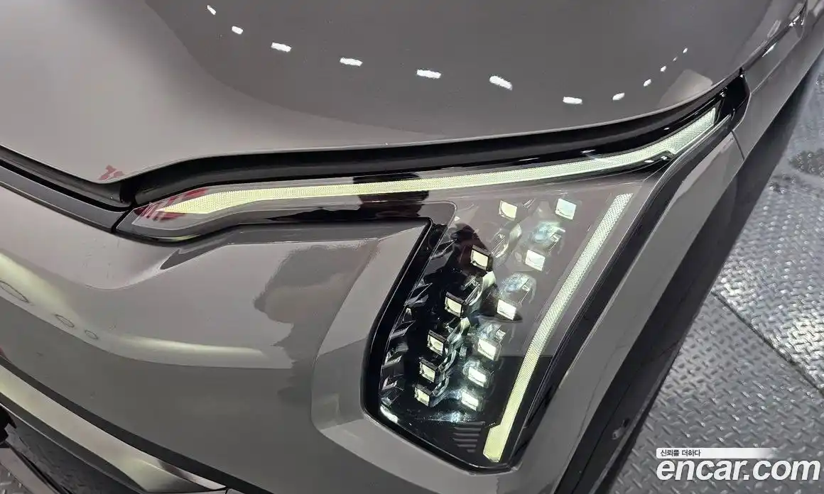 Kia EV3 2024 0.2 автомат (гидро), фото 7