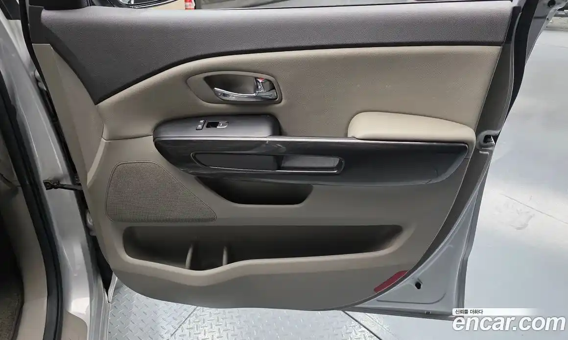 Kia Carnival 2016 2.2 автомат (гидро), фото 15